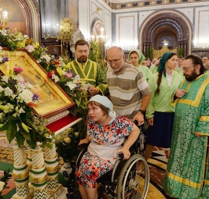 В храмах Москвы появятся тактильные иконы, пандусы и навигация для инвалидов