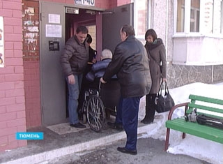 В доме, где живет инвалид-колясочник, нет пандуса