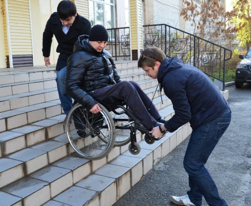 Доступная среда в Севастополе заканчивается пандусом